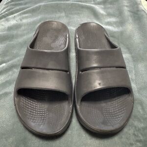 Oofos Men’s Grey Slide Sandals